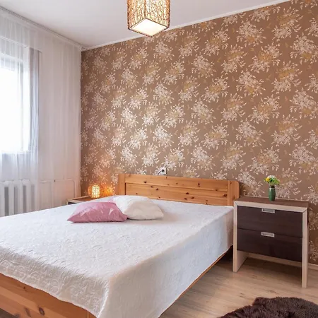 H13 Apartment *